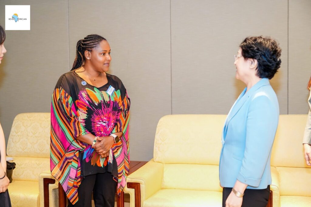 0ca4b46e-0738-4d82-a0c2-22cbced16660-1024x682 Chine : « La force numérique au féminin et la construction de villes numériques accueillantes ».