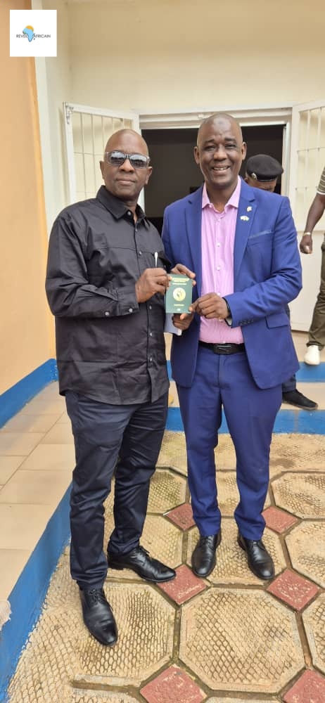 b90a254c-a518-4097-9444-17c2afa6f3de Guinée /Labé : le service de la sûreté annonce la livraison de 500 passeports biométriques aux premiers demandeurs.