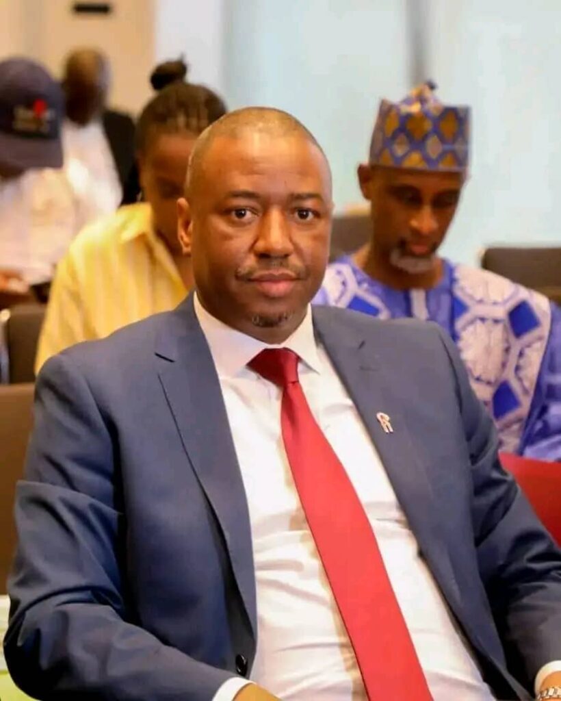 1000000350-820x1024 Francophonie : une première sortie internationale très observée pour Cellou Baldé.