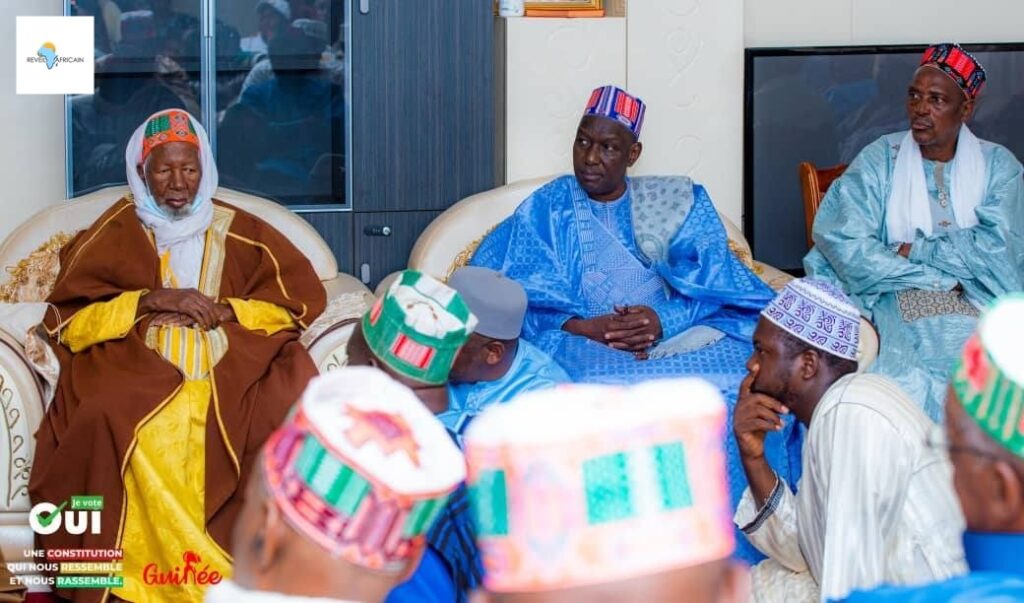 15fcda88-fddd-4e99-97c4-67813286f64d-1024x603 Labé : La notabilité apporte son soutien à Cellou Baldé et à la campagne référendaire.