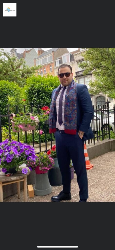 8909713f-53ea-4d14-97d2-db4b35898a56-472x1024 TUNA : Le bâtisseur de rêves et le Magicien du Business.