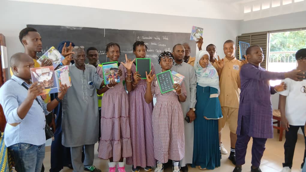 1000000593 Conakry (Guinée ) : L'Élan de Solidarité d'Elhafj Thierno Nounou Diallo et de l'ONG Chefanes en Faveur des Sourds-Muets de Boulbinet.