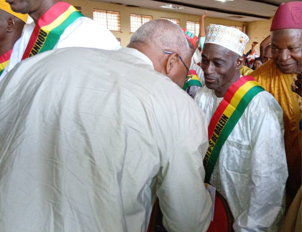 1000000648-1024x786 Labé (Guinée) : la poignée de main qui intrigue entre Bah Oury et Aliou Kafé Diallo.