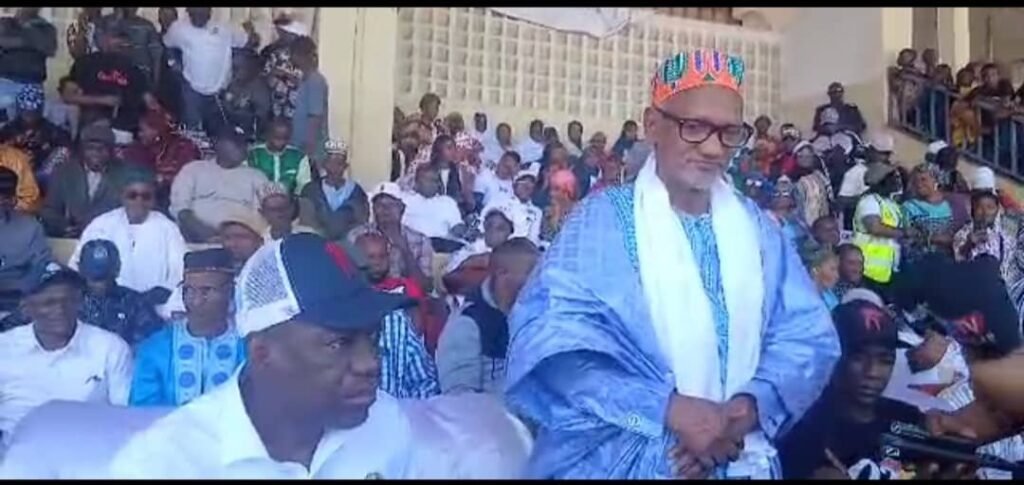 WhatsApp-Image-2025-10-30-a-18.40.04_4008bf93-1024x485 Élan populaire à Labé : le doyen Sampiring Diallo appelle Doumbouya à briguer la présidence.