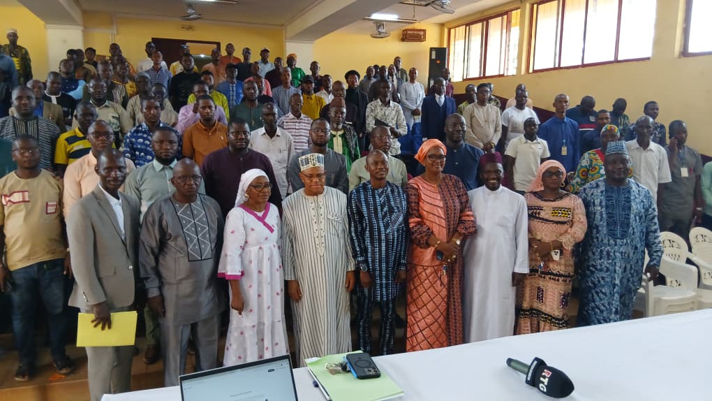 WhatsApp-Image-2025-11-15-a-00.16.24_ee541e38 Conakry (Guinée) : Guinée :L'ISSEG Lance un Programme de Renforcement des Capacités pour les Superviseurs et les Professeurs de Stage.