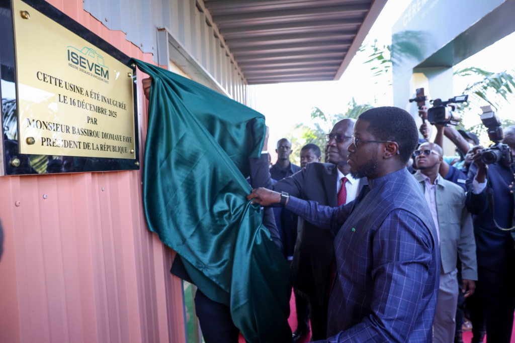 image-153-1024x683 Dakar (Sénégal ) /Défense Nationale : Le Président Inaugure l'Usine d'Assemblage, Élément Clé de la Transformation du Paysage Sécuritaire.