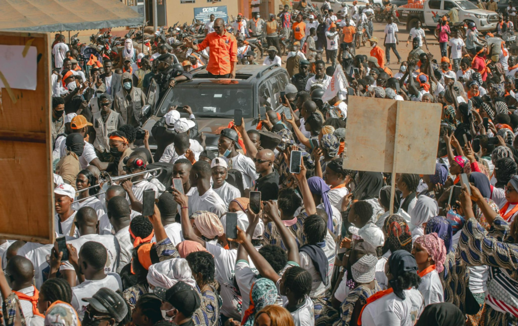 image-206-1024x645 Conakry (Guinée ) /L’Effet Abdoulaye Yéro Baldé : Quand le Candidat Modèle fait Danser la Classe Politique, de Bah Oury à Charlotte Daffé.