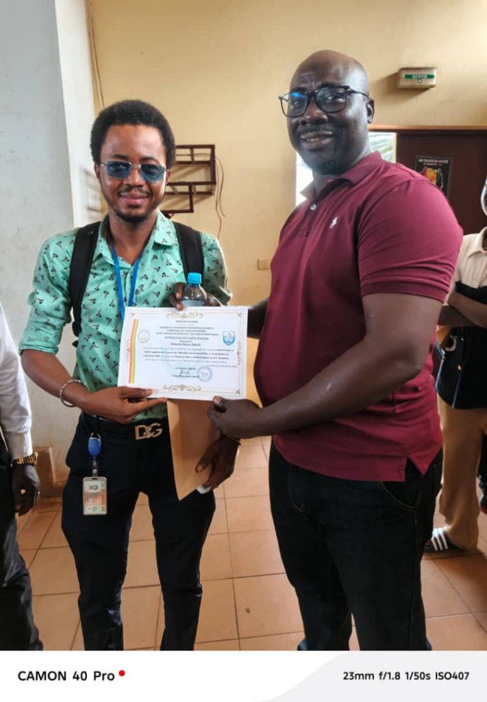 image-53-711x1024 Conakry (Guinée) /Clôture du séminaire de vulgarisation du livret de stage : remise des attestations aux participants.