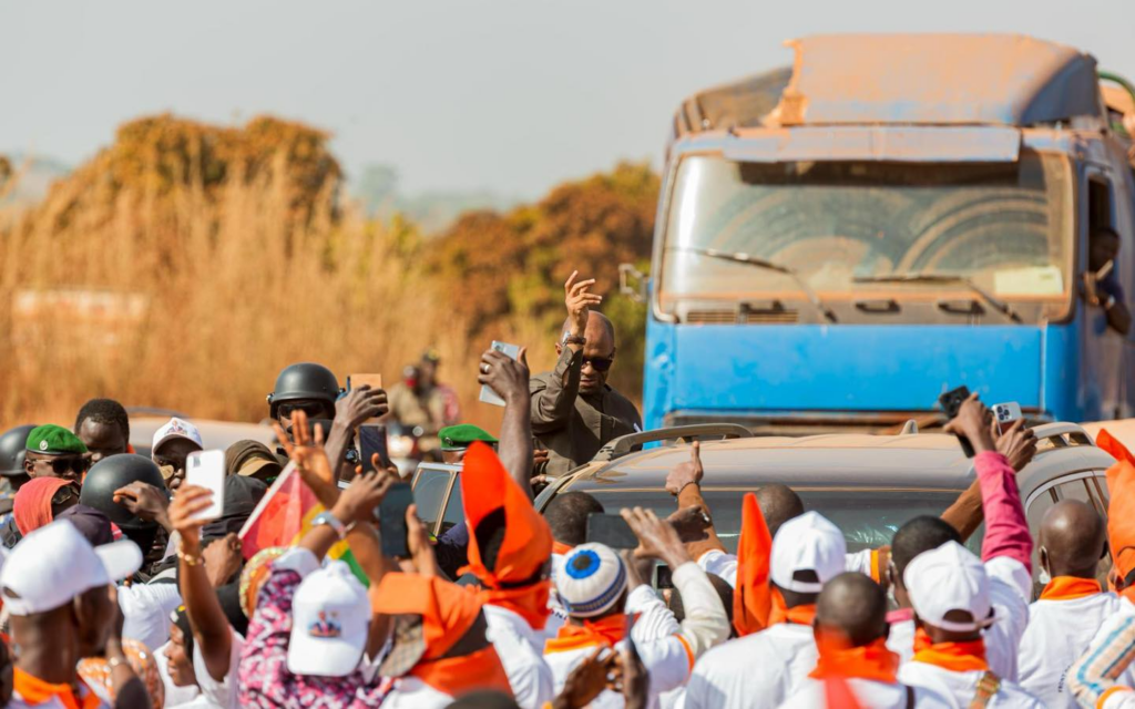 image-99-1024x640 Conakry (Guinée) /Abdoulaye Yéro ou la politique du déplacement silencieux (Par Chérif Sampiring Diallo, Journaliste, Éditorialiste, Écrivain et Essayiste ) .