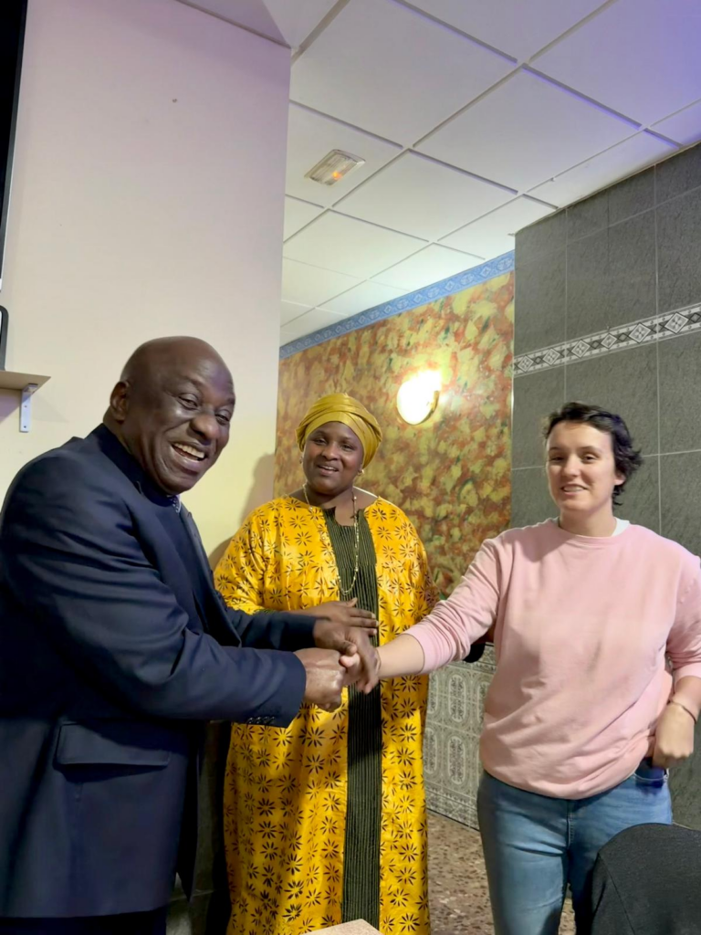image-19-768x1024 Guinée-Espagne /Entre Gastronomie et Culture : Mariétou BAH DIALLO réunit l'Ambassadeur, les élus de Monzón et l'artiste Petit Yéro.