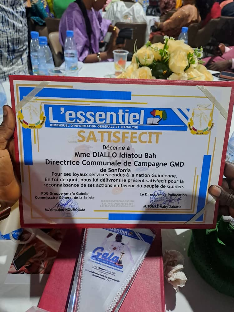 image-96 Sonfonia (Guinée-Conakry) : Madame Idiatou BAH DIALLO, l’amazone de Sonfonia, récompensée pour sa fidélité inébranlable au Chef de l'État.