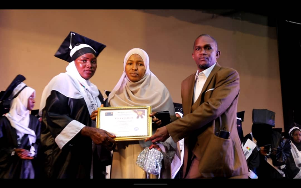 image-14-1024x640 Conakry : 300 jeunes filles diplômées par le centre Koul Soum Styliste Beauté, un pas de plus vers l'autonomisation.